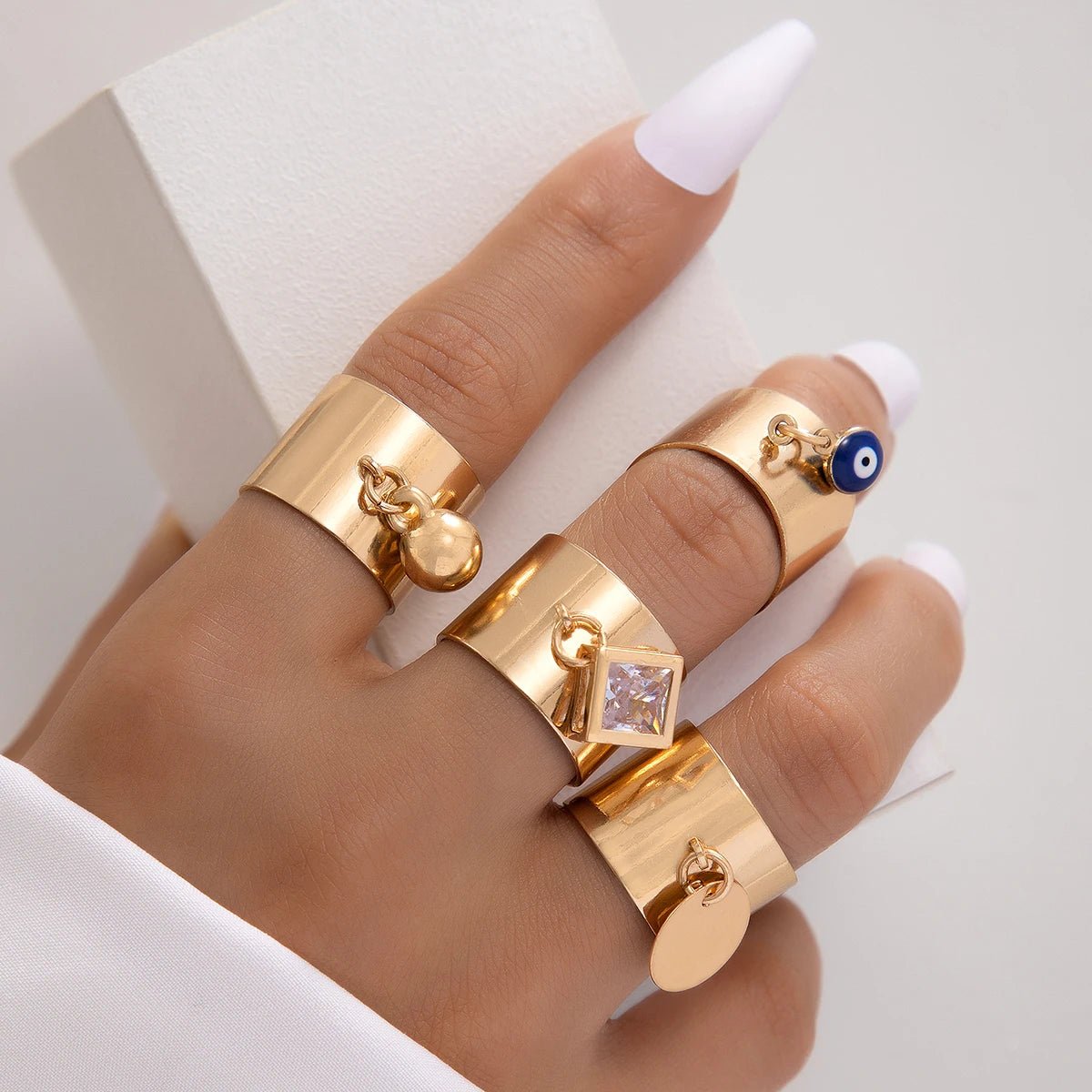 Bague Avec Pendentif Femme Ensemble De Quatre Pièces - Bijoux De Lune