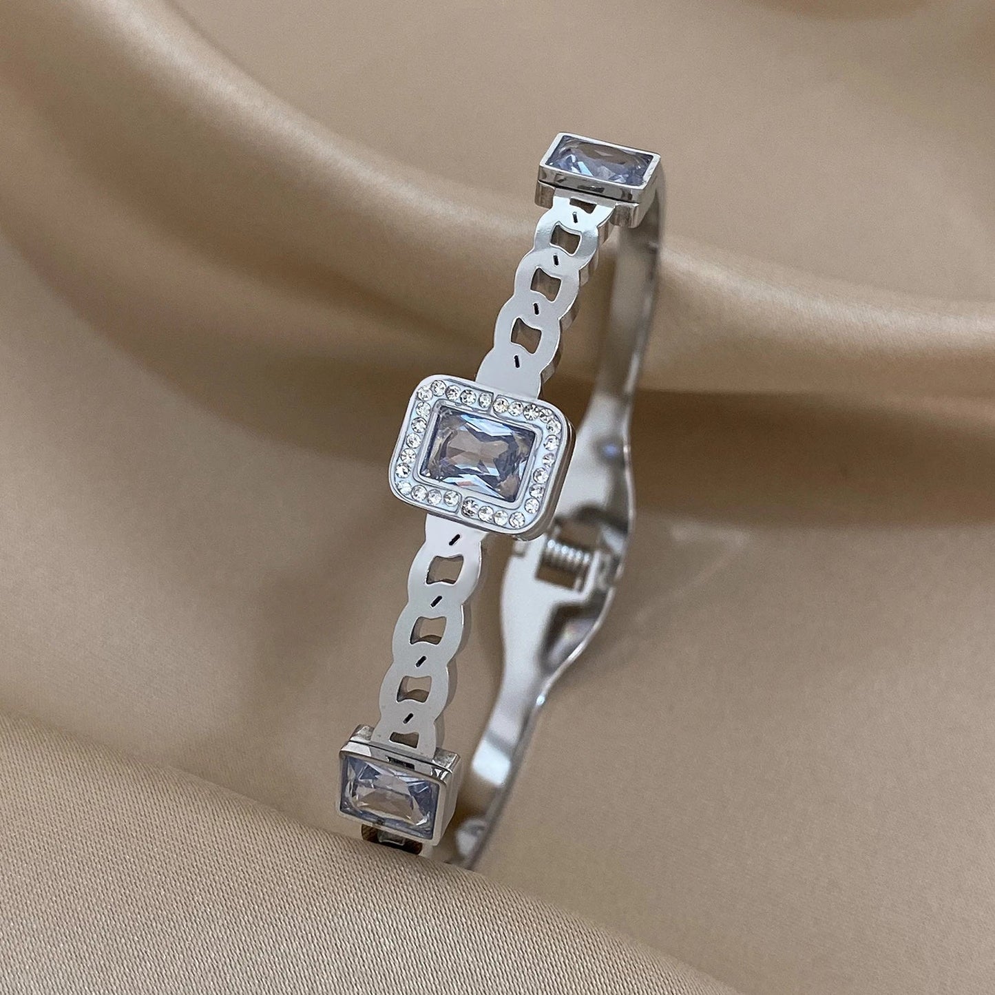 Bracelet Manchettes Femme Acier de Luxe Or Argent - Bijoux De Lune