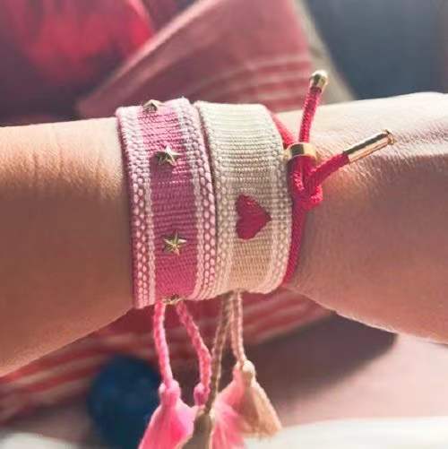 Bracelet Réglable Enveloppant Pour Femme Avec Pompons Et Lettres Brodées Pour Amies - Bijoux De Lune