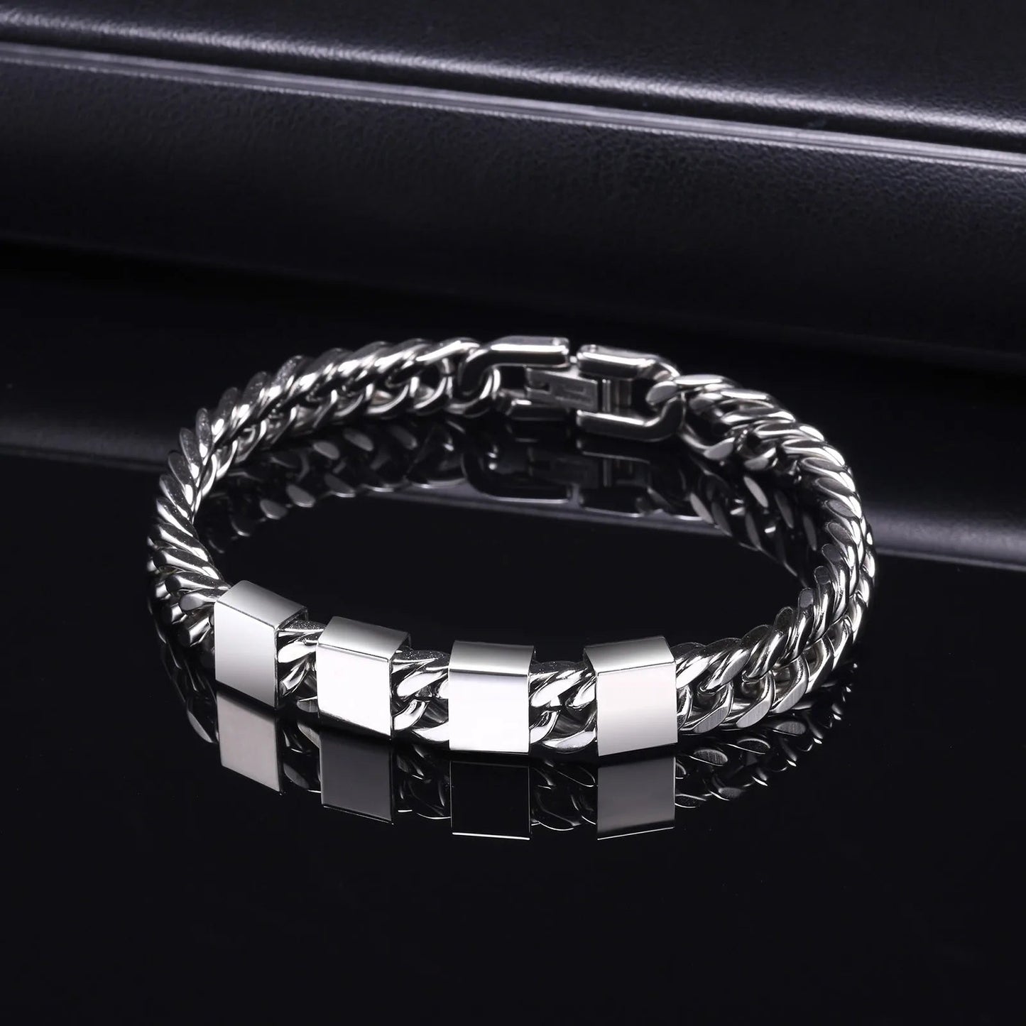 Bracelet En Acier Inoxydable Personnalisable Avec 2 à 6 Noms Gravés - Bijoux De Lune