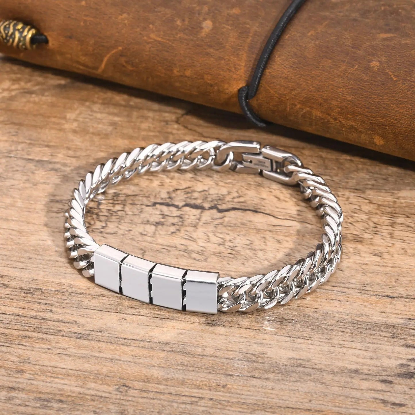 Bracelet En Acier Inoxydable Personnalisable Avec 2 à 6 Noms Gravés - Bijoux De Lune