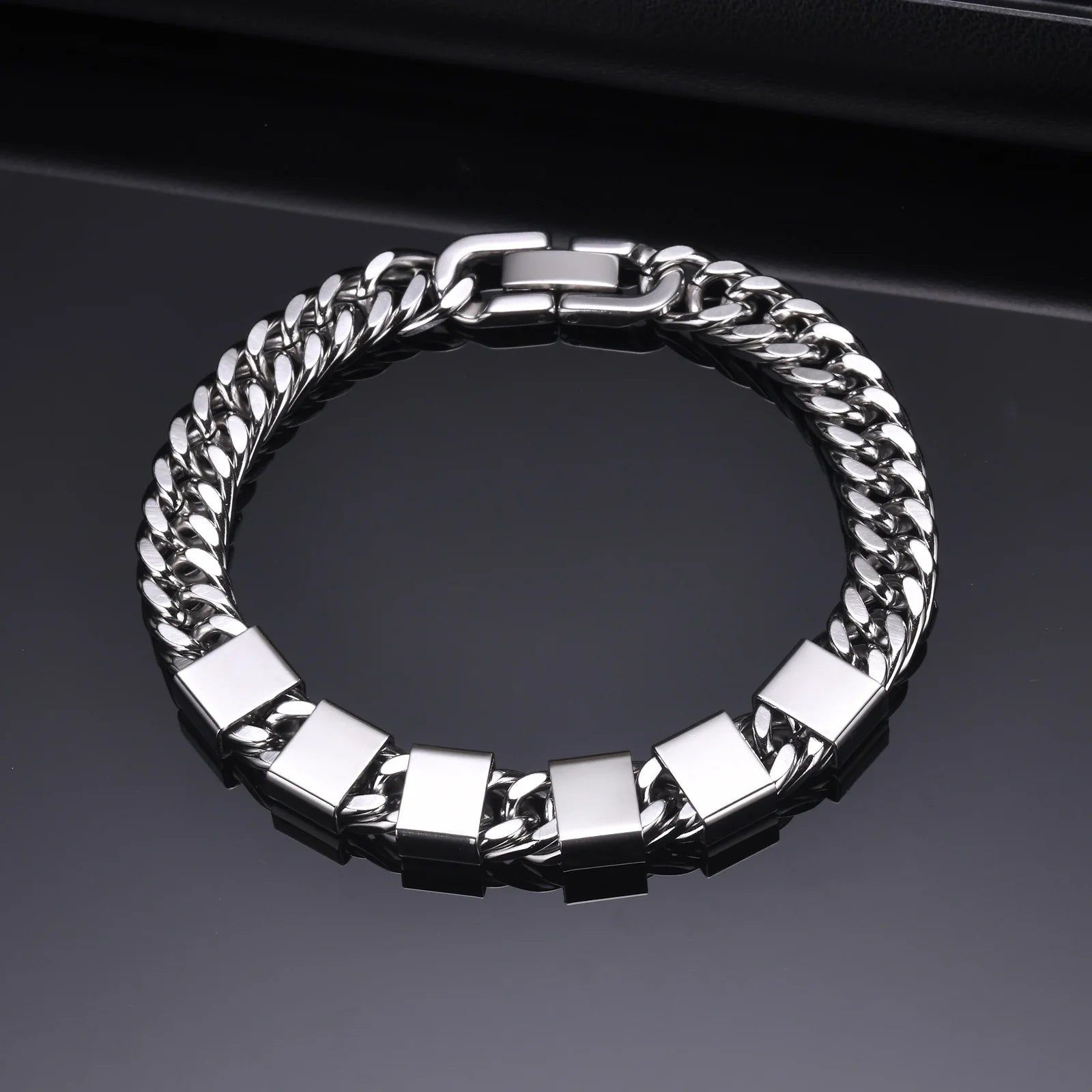 Bracelet En Acier Inoxydable Personnalisable Avec 2 à 6 Noms Gravés - Bijoux De Lune