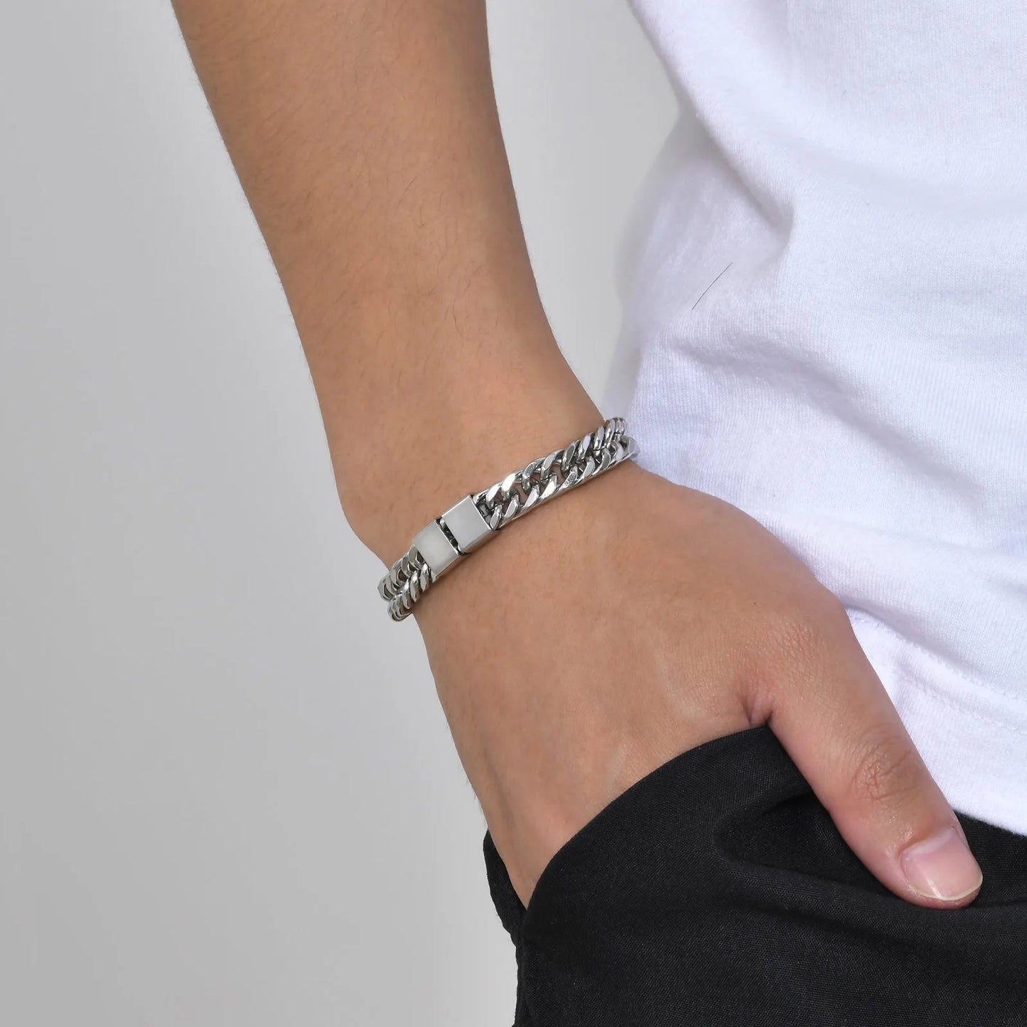 Bracelet En Acier Inoxydable Personnalisable Avec 2 à 6 Noms Gravés - Bijoux De Lune